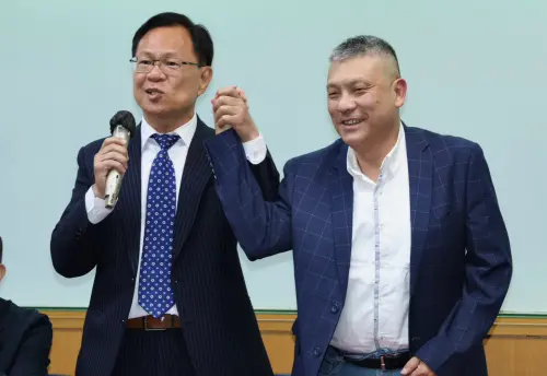 嘉義「藍白合」張啓楷出線！沈富雄酸：中弱跟大弱有什麼好比