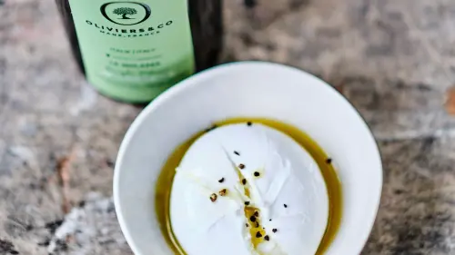 ▲近年來，「橄欖油」的角色已從廚房裡的基礎食材，開始走向關於風土、健康與生活品味的取向。（圖／OLIVIERS&CO.提供）