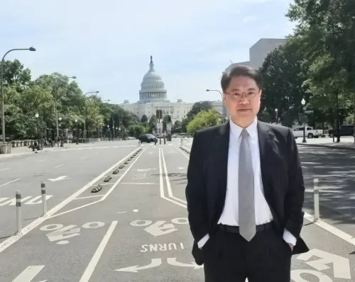 新身分曝光！林右昌宣布暫別台灣　預告2028跟民進黨一起打拚