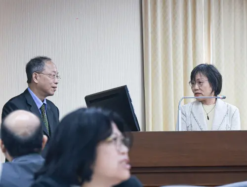▲李貞秀赴內政委員會質詢，不過，劉世芳並未答詢。