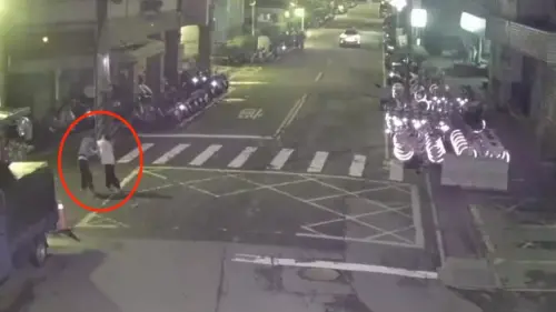 欠5千元還先動手！火爆男不爽被催　當街「失控狂揍友人」畫面曝