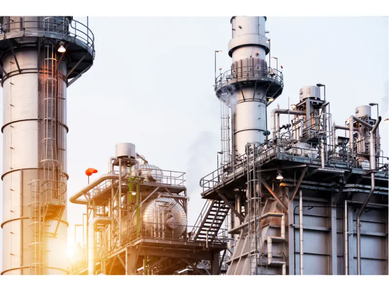 產能過剩與戰火雙重夾擊生存戰　石化業如何逆勢當贏家？