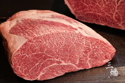 ▲台北晶華酒店提到，此次選用日本A5和牛的「臀肉芯」稀少部位，油花分布平衡不油膩。（圖／晶華酒店提供）