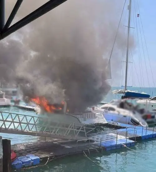影／泰國普吉島快艇碼頭爆炸！恐怖火災釀1死5傷