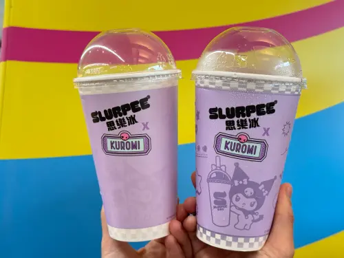 ▲7-11思樂冰感光變色杯，拿到陽光下還會有酷洛米驚喜現身。（圖／記者鍾怡婷攝）