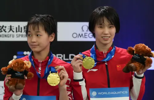 ▲全紅嬋與隊友陳芋汐被譽為中國跳水隊的「雙子星」，兩人包辦了各大賽事的金銀牌與雙人金牌，但競爭關係也讓雙方粉絲經常在網路上互相攻擊。（圖／路透／達志影像）