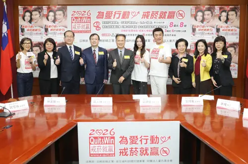 「最美星二代」現身法務部　李紫嫣、李㼈力推收容人戒菸比賽