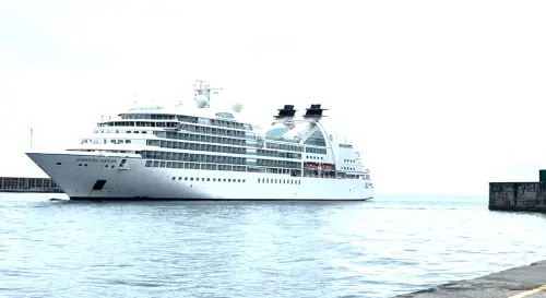 ▲璽寶郵輪公司旗下的璽寶旅行者號郵輪造訪花蓮港。(圖／台灣港務公司提供)