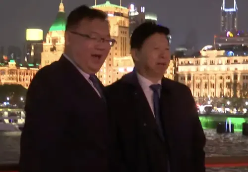 ▲國民黨主席特別顧問李德維、文傳會主委尹乃菁等人，也紛紛與宋濤合影留念。（圖／翻攝畫面）