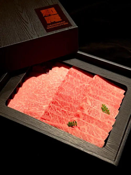 ▲和庵精肉舖於開幕期間推出「六宮格A5和牛禮盒」（圖／豊漁餐飲提供）