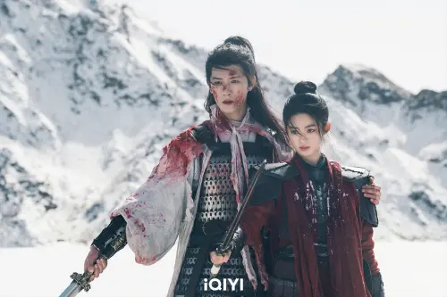 ▲《冰湖重生》為李昀銳（左）、黃楊鈿甜第3次合作的作品。（圖／愛奇藝國際版）