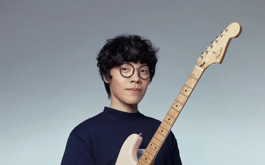 ▲盧廣仲（如圖）今年演唱會場場秒殺，6月即將登KKBOX風雲榜在小巨蛋開唱。先前沒有搶到他票的粉絲，還有機會。《NOWNEWS今日新聞》特別整理兩波搶票攻略，帶您一次掌握。（圖／KKBOX提供）