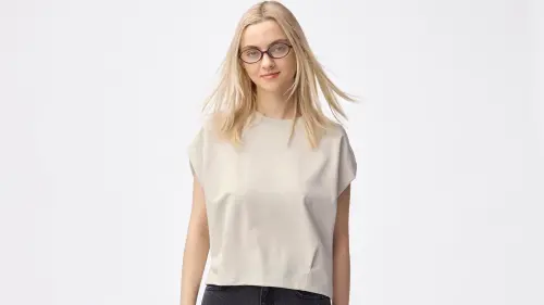 GU爆紅T恤好評破千！日本作家讚：涼感又顯瘦　台灣390元買得到