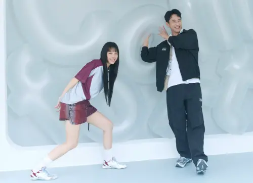 ▲劉冠廷（右）與王渝萱（左）出席亞瑟士活動，兩人接著有機會在梁朝偉的「金馬電影大師課」上碰面。（圖／亞瑟士提供）