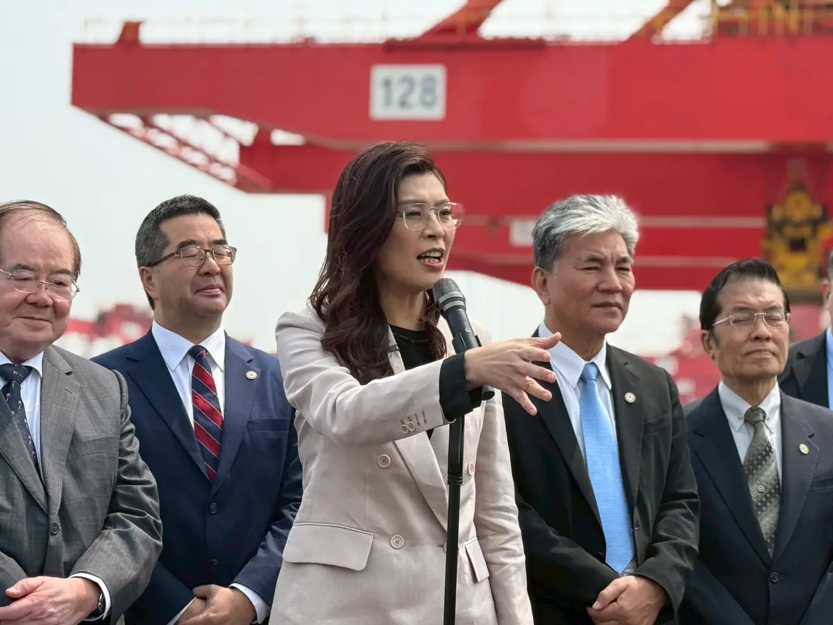 ▲林楚茵稱中共宣布實彈射擊，「和平種子」還沒發芽就被當成砲彈射擊，Cheap反擊黃海演習關台灣什麼事。（圖／記者陳韻年攝）