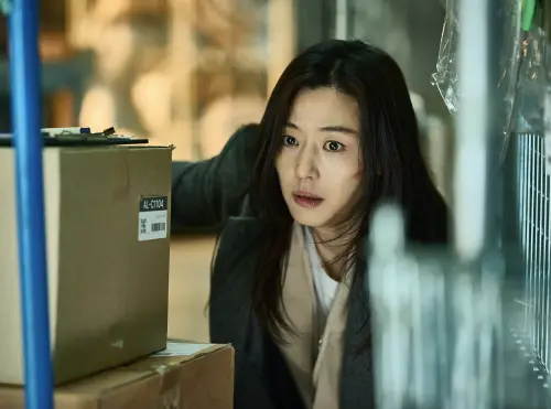 ▲全智賢與《屍速列車》導演合作的新片《Colony》將在今年坎城影展「午夜放映」單元推出。（圖／摘自IMDb）