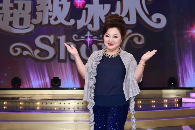 白冰冰名字在往生藝人海報！罕發文開罵高流　邵大倫受託跪下請罪