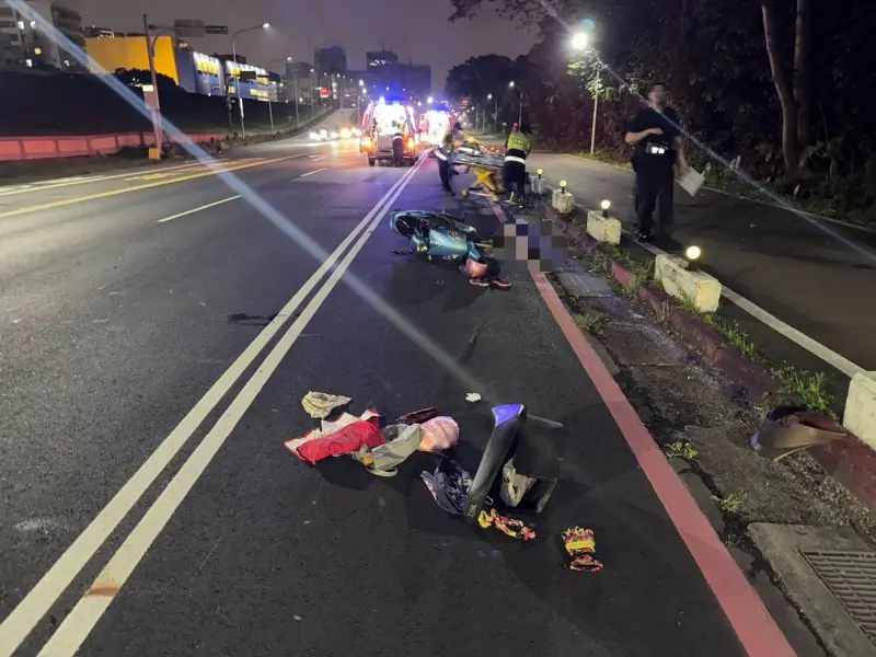 快訊/新莊嚴重車禍1死2傷!機車雙載自摔遭追撞 姊妹天人永隔