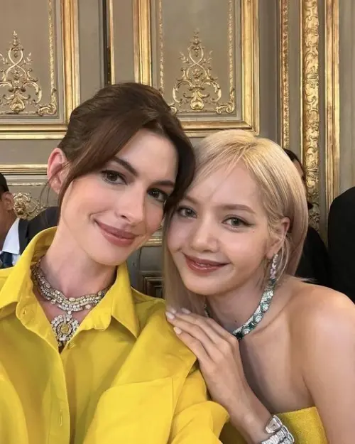 ▲安海瑟薇（左）2022年時曾在IG上分享過和LISA（右）的合照。（圖／IG@annehathaway）