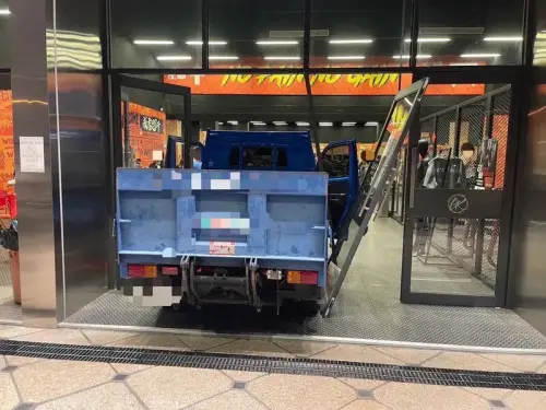 台中成吉思汗遭小貨車猛撞！館長認商譽受損　求償百萬吞敗確定
