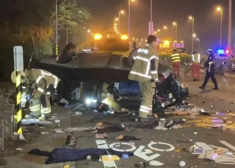 ▲台南安定深夜發生嚴重車禍，事主肇逃。（圖／民眾提供）