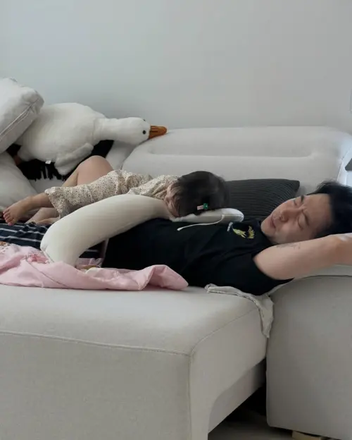 ▲朴有煥公開與女兒的日常。（圖／IG@rypaffo）