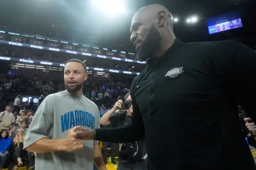 ▲在面對湖人的關鍵戰役中，球團果斷讓當家球星柯瑞（Stephen Curry）以傷病管理為由休戰。（圖／美聯社／達志影像）