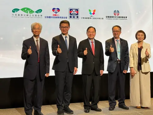 ▲全聯董事長林敏雄率團隊，宣布全面升級生活服務平台。（圖／記者蕭涵云攝）