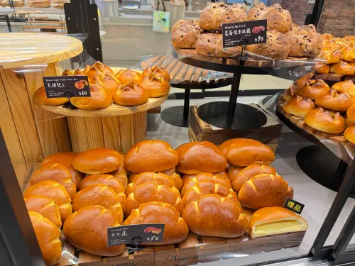 ▲TOM CAT麵包店在台中漢神洲際開設全台首間門市。（圖／記者周淑萍攝）