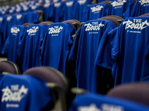 ▲勇士官方商品小巨蛋限定店(鄰近小巨蛋捷運站2號出口外)，推出專屬紀念商品，沒買到引退賽門票的球迷們，也能到場外購買林志傑引退系列商品，收藏這場歷史性時刻的珍貴回憶。（圖／富邦勇士提供）