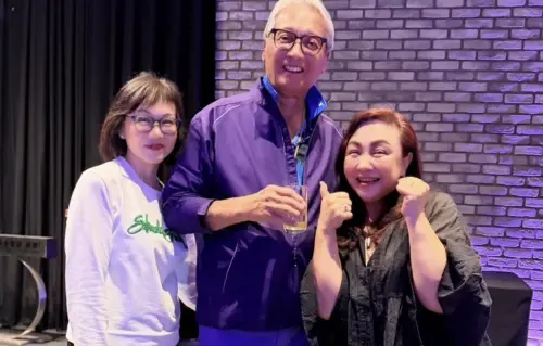 77歲秦祥林近況公開！現身洛杉磯聽民歌　鄭怡變迷妹：帥又會說話