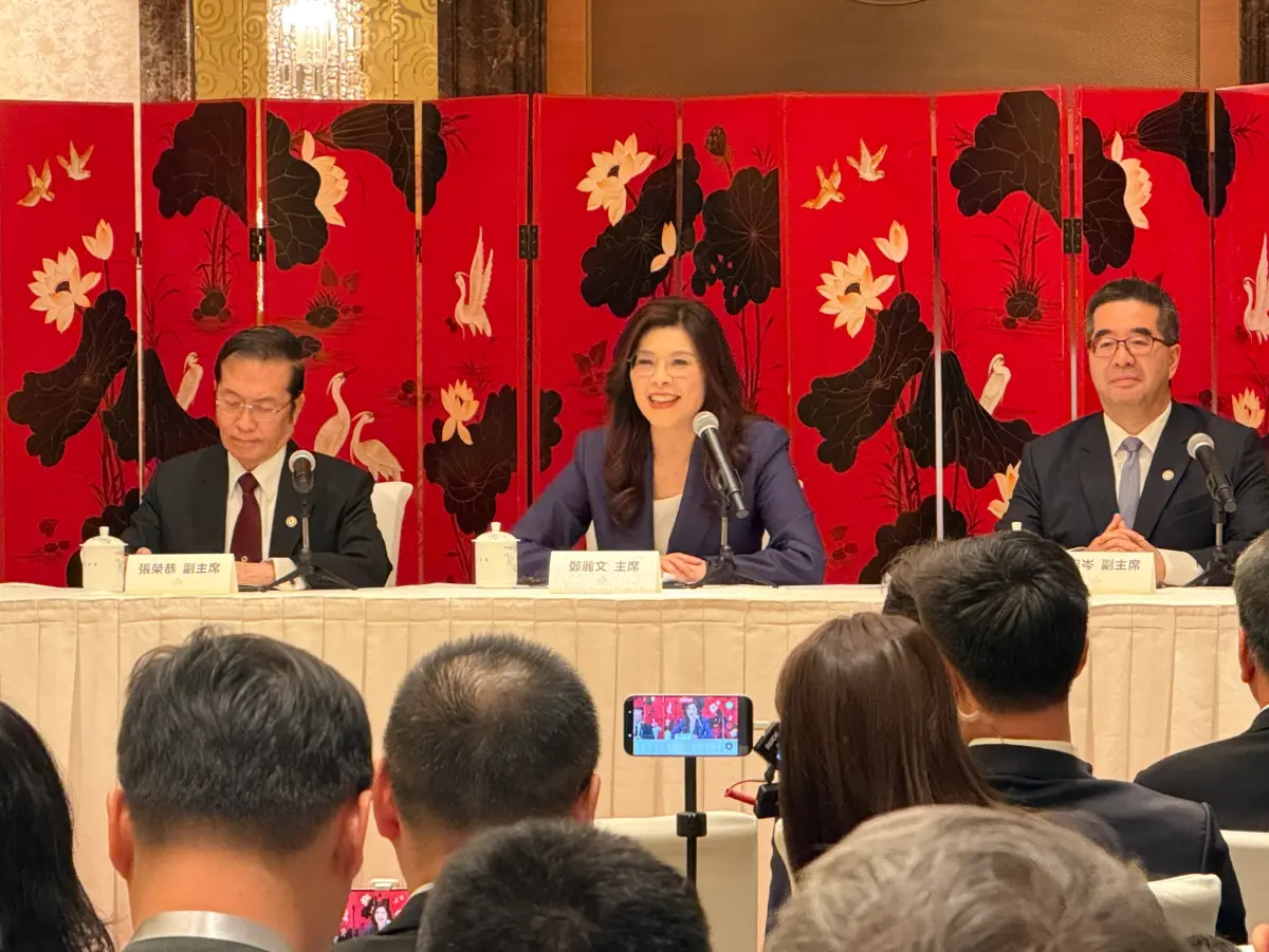 ▲「九二共識」成了鄭習會談話主軸，但在台灣並無共識恐是票房毒藥，國民黨主席鄭麗文認為需要「與時俱進」的詮釋讓年輕人知道這是避戰的關鍵。（圖／記者陳韻年攝）