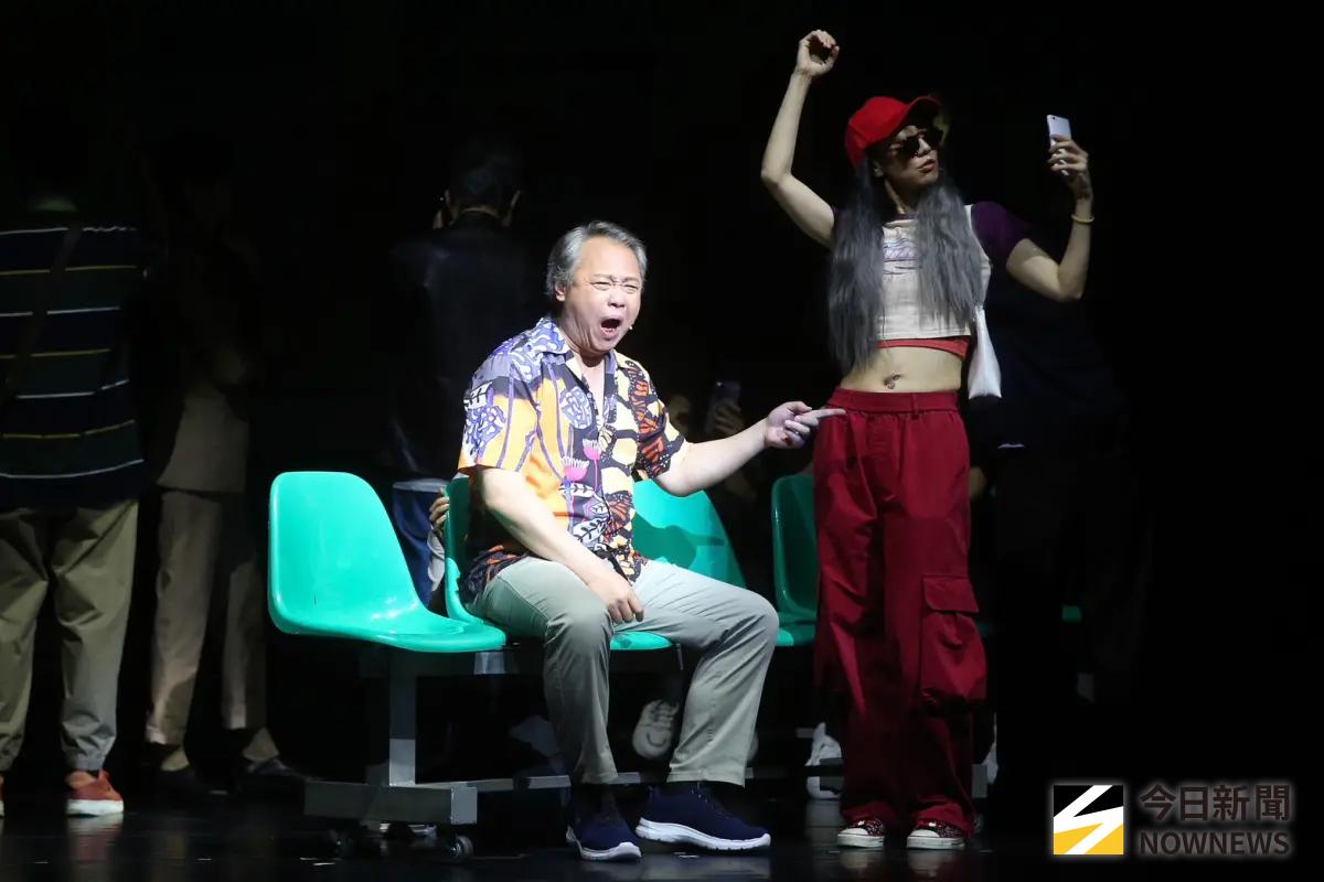 ▲陳希聖再度在《人間條件-凡人歌》裡演出，劇中他飾演一名退休人士，不舉又寂寞。戲外的他因3年前歷經耳中風，現在身體康復，但耳朵損傷已成永久。（圖／記者邱曾其攝影）