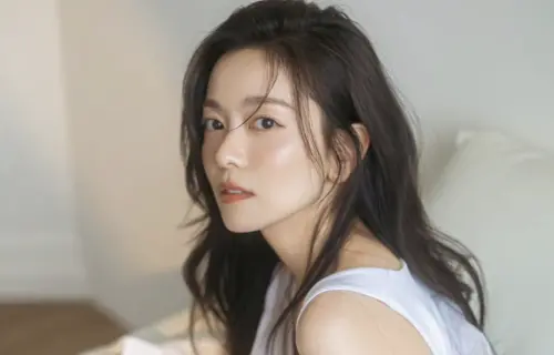 喻虹淵宣布復出！嫁周渝民神隱10年重返演藝圈　38歲近照凍齡美翻