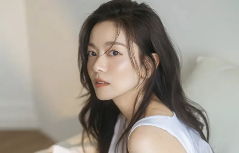 喻虹淵宣布復出!嫁周渝民神隱10年重返演藝圈 38歲近照凍齡美翻