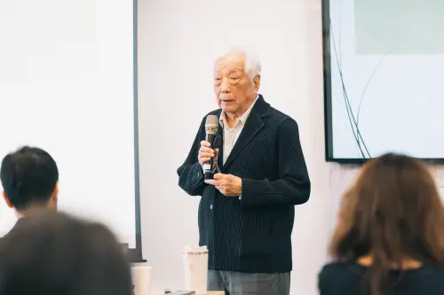 ▲活動特別邀請長期推動企業倫理的重量級學者台大經濟學系名譽教授孫震和倫理長學員交流互動。（圖／信義房屋提供）