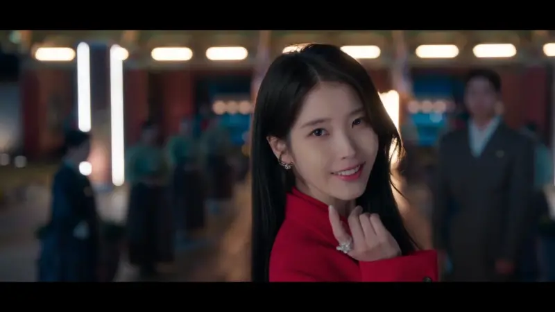 IU《21世紀大君夫人》記者會狂搶鏡頭有隱情 不能說的原因公開!