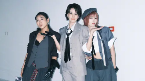 ▲曾沛慈（中）與淡淡（左）、黃燦燦（右）一同組隊登上《浪姐7》第一次公演舞台，未料衰捲入假唱爭議。（圖／翻攝自黃燦燦微博）