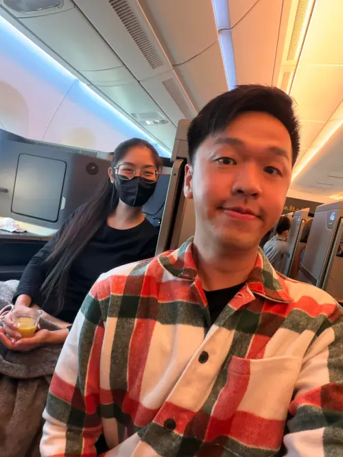 ▲香蕉（右）在1個月前就有在臉書提到老婆不舒服，當時就有人猜出Timmy（左）懷孕。（圖／翻攝自臉書@香蕉 王俊傑）