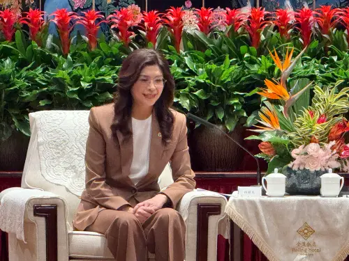 緊盯藍赴中動作！陸委會嗆有違法就查　鄭麗文：放輕鬆、別緊張