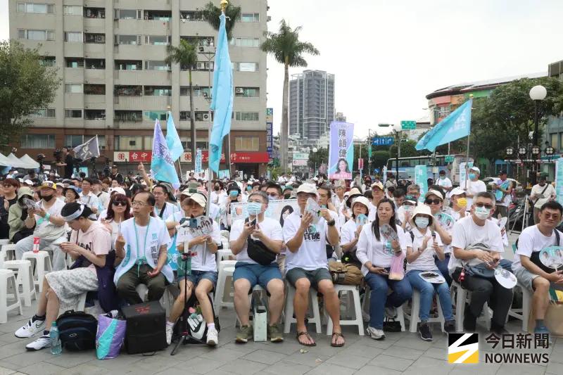    ▲民眾黨在三重向日葵廣場舉辦新北誓師大會。（圖／記者邱曾其攝）  