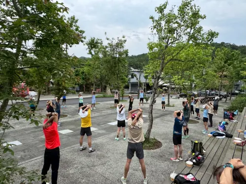 ▲「2026新北市鐵道馬拉松接力賽」旅跑訓練營於本週末（4月11日至12日）登場，跑者可為4月19日正式賽事做準備，此為去年活動照。（圖／新北市政府提供）