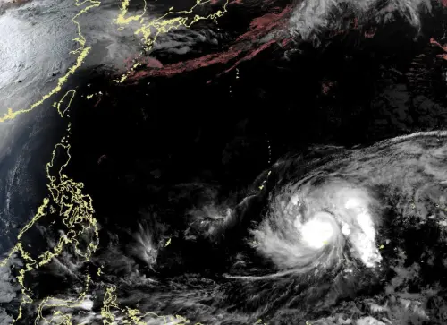 ▲「辛樂克」轉為中颱，且持續增強，也可能成為強烈颱風，氣象署表示，雖然對台灣沒有直接影響，但東部外海下周五可能會有較大的浪高。（圖／中央氣象署cwa.gov.tw）