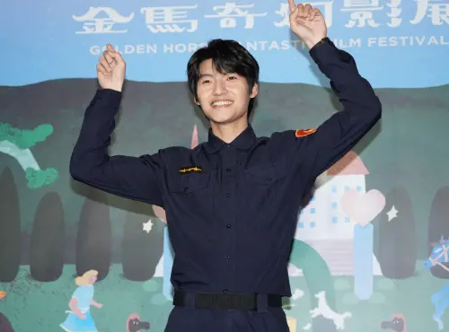 ▲劉育仁扮演熱血警察，穿上制服帥氣，也有脫制服展露強壯身材的場面。（圖／記者嚴俊強攝）