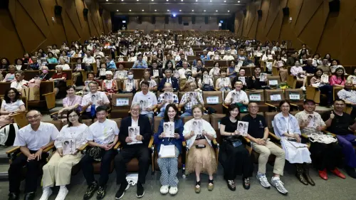 「天雪女神龍」新書發表　生命故事化為熱淚小說