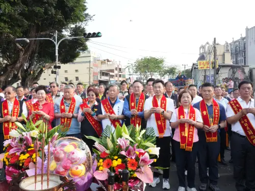 兩百多年神約　武財神兄弟宮會香　青春儀隊震撼烏溪橋