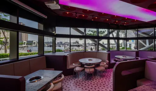 ▲高雄流行音樂中心內將有新餐廳開幕！熟成燒肉品牌「Meat cute 燒肉」由深耕台灣餐飲市場多年的「春囍餐飲集團」打造，位在港景第一排。（圖／Meat cute 提供）