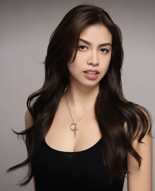 ▲雷莊𠒇成為「最醜港姐」，曾經開直播表示對於不欣賞她的人，一點都不在乎，展現強大自信。（圖／摘自 IG@juliettelouie）