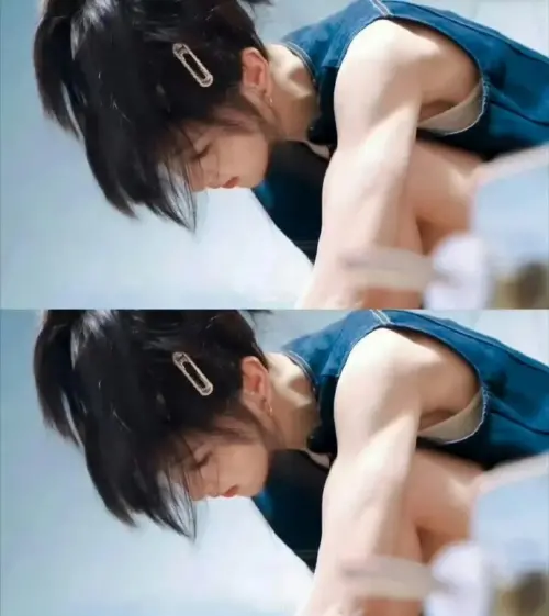 ▲田曦薇反差感十足！頂萌妹臉秀出精壯肌肉（圖／微博＠愛吃飯的薇薇）