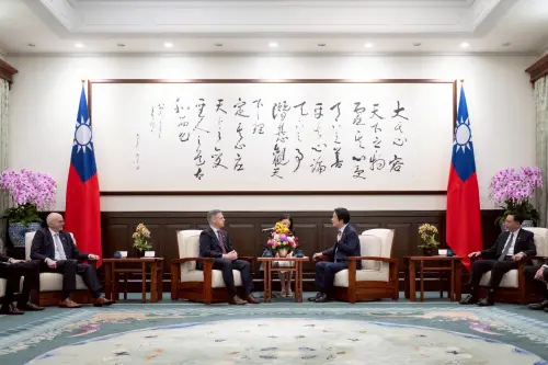 President Lai receives visiting US senate delegation during Cheng Li-wen's China visit. (Lai Ching-te Facebook)